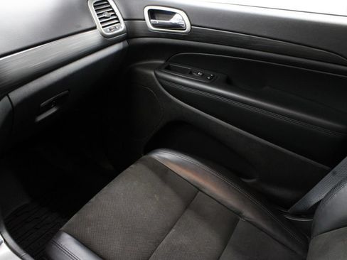 Used 2021 Jeep Grand Cherokee Altitude AWD/4WD image 28