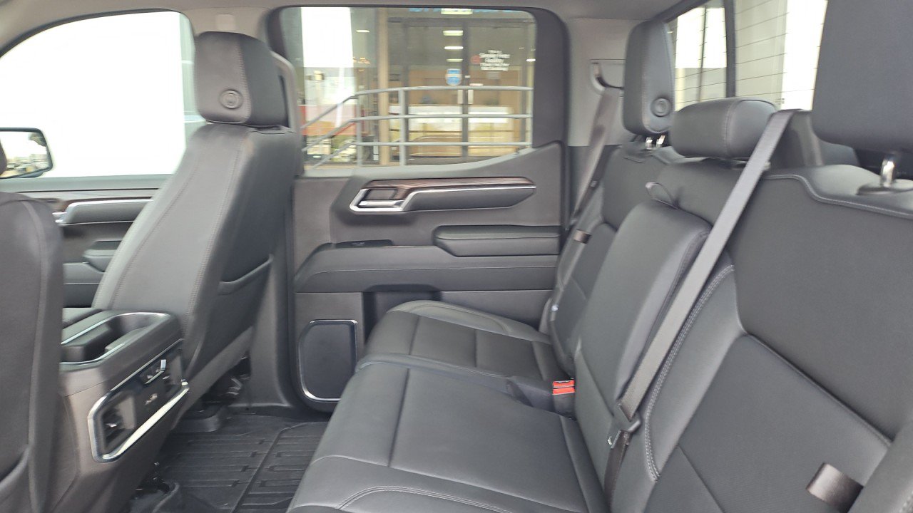 Used 2024 GMC Sierra 1500 SLT w/ SLT Premium Plus Package AWD/4WD image 15