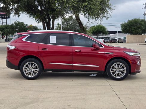 Certified 2023 Buick Enclave Essence w/ Experience Buick Package FWD image 8