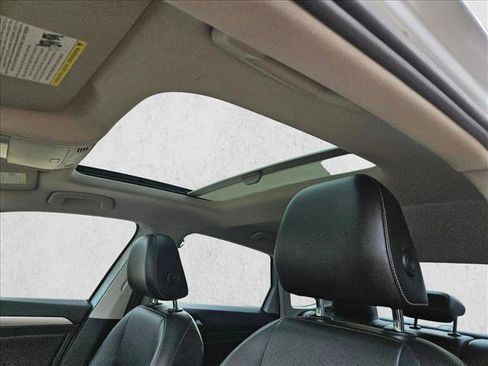 Used 2019 Volkswagen Jetta SE FWD image 22