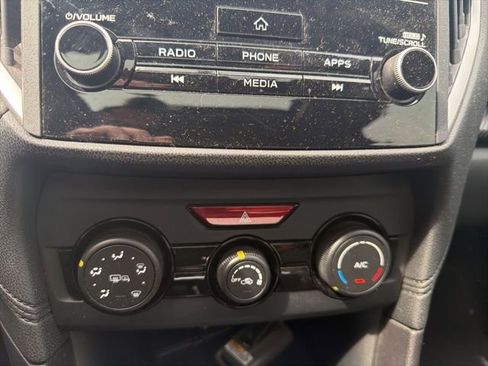 Used 2018 Subaru Crosstrek 2.0i Premium AWD/4WD image 17