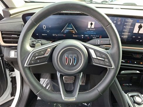 Certified 2025 Buick Envision Sport Touring image 19