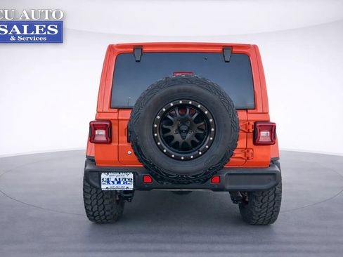 Used 2018 Jeep Wrangler Unlimited Sahara image 6