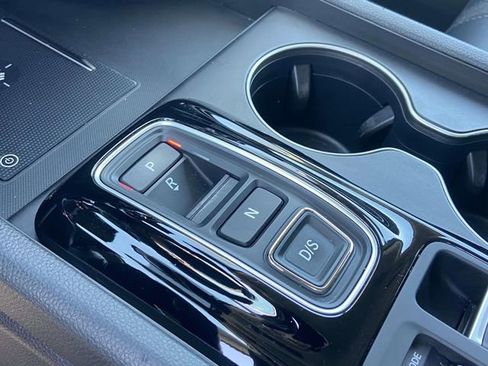 Used 2025 Honda Pilot EX-L image 31