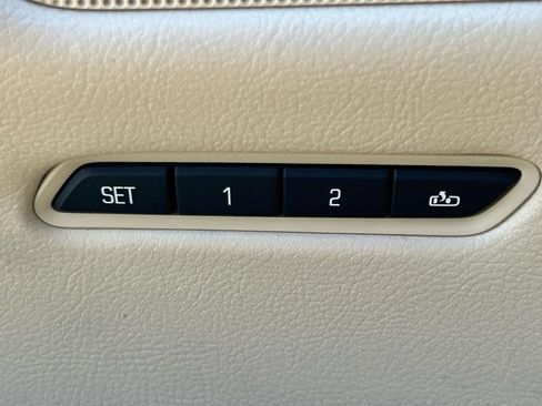 Used 2017 Cadillac XT5 Premium Luxury FWD image 31