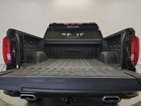 Used 2023 GMC Sierra 1500 AT4 w/ Technology Package AWD/4WD image 34