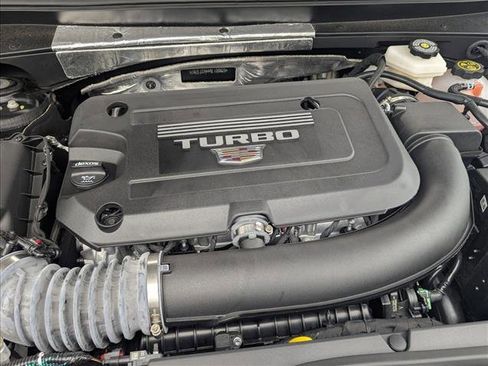 Used 2024 Cadillac XT4 Premium Luxury image 23