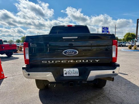 Used 2019 Ford F250 Lariat w/ Lariat Value Package AWD/4WD image 4