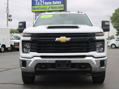 Used 2025 Chevrolet Silverado 2500 W/T w/ WT/CX Safety Package AWD/4WD image 10