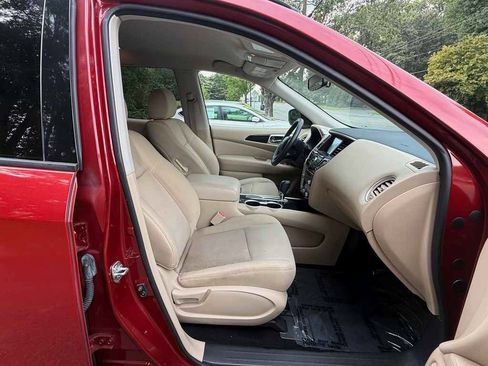 Used 2018 Nissan Pathfinder SV w/ Cargo Package FWD image 12