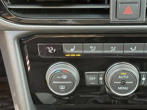 New 2024 Volkswagen Taos SE image 23