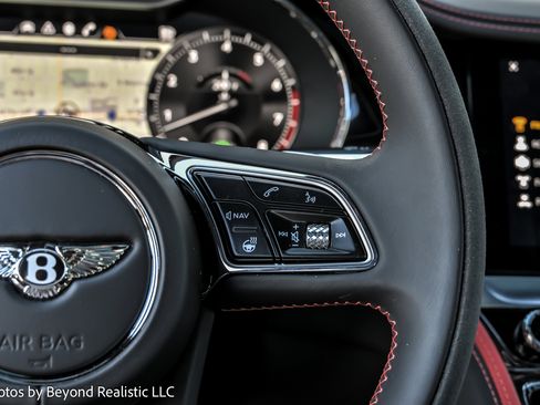 Used 2024 Bentley Flying Spur W12 image 34