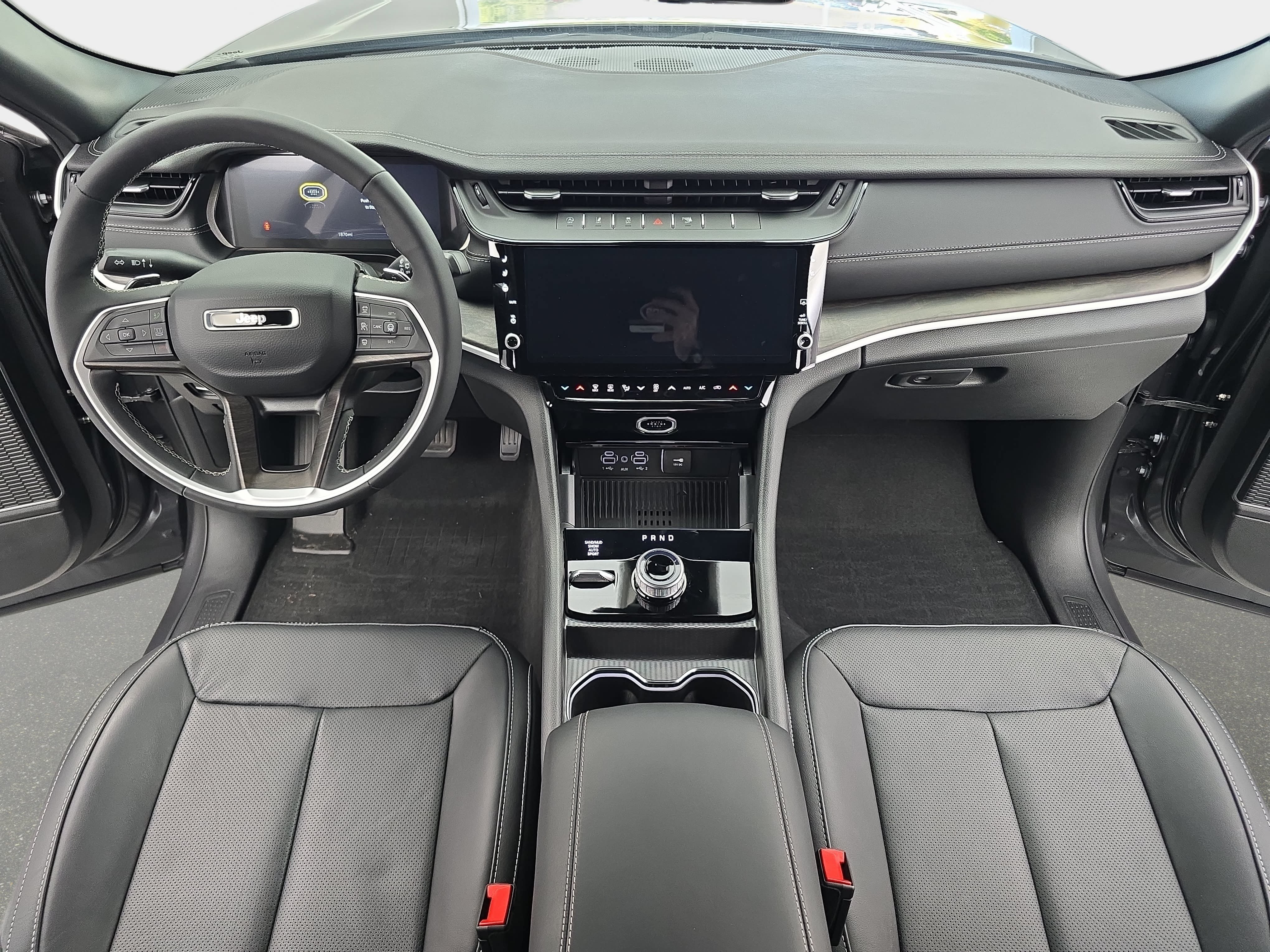 Used 2026 Jeep Grand Cherokee Limited AWD/4WD image 9