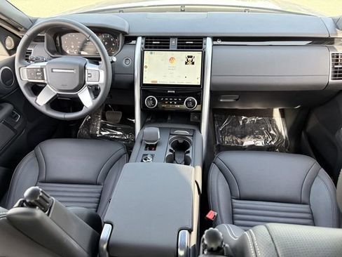 Used 2025 Land Rover Discovery S AWD/4WD image 24