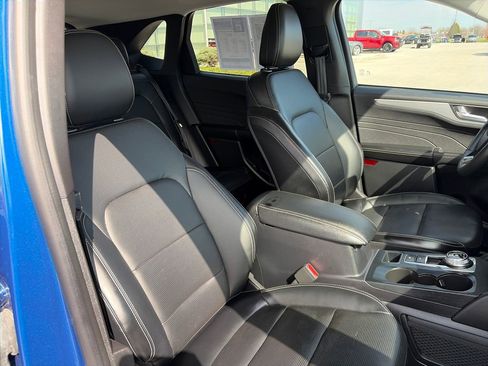 Used 2023 Ford Escape Platinum AWD/4WD image 14