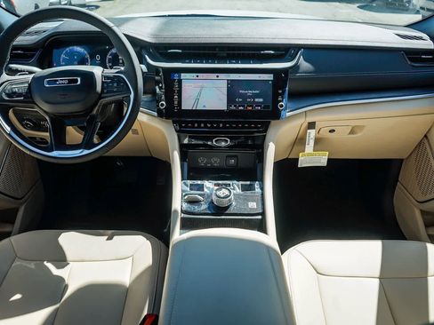 New 2026 Jeep Grand Cherokee Limited image 13