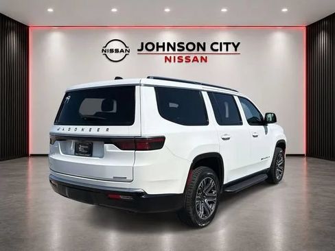 Used 2024 Jeep Wagoneer Series II AWD/4WD image 4