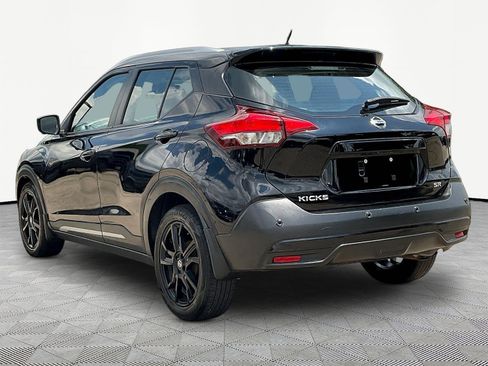 Used 2020 Nissan Kicks SR w/ SR Premium Package FWD image 4