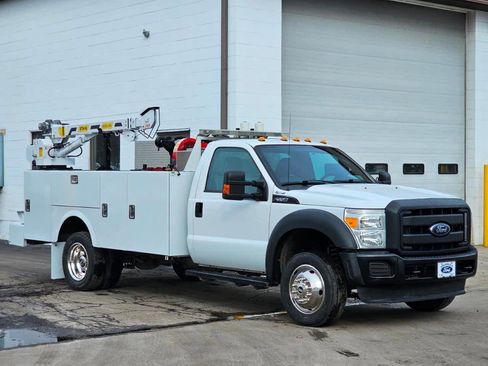Used 2016 Ford F550 2WD Regular Cab Super Duty image 2