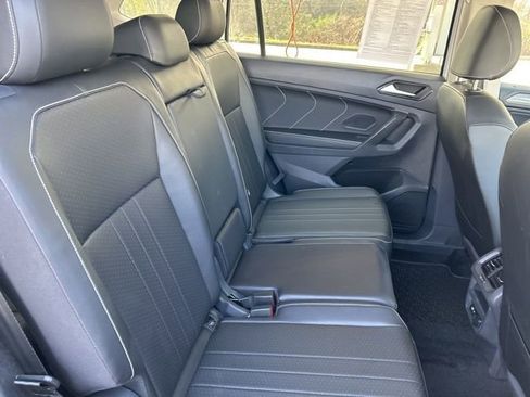 Certified 2024 Volkswagen Tiguan SE image 37