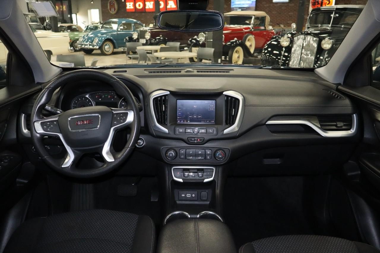 Used 2024 GMC Terrain SLE AWD/4WD image 12