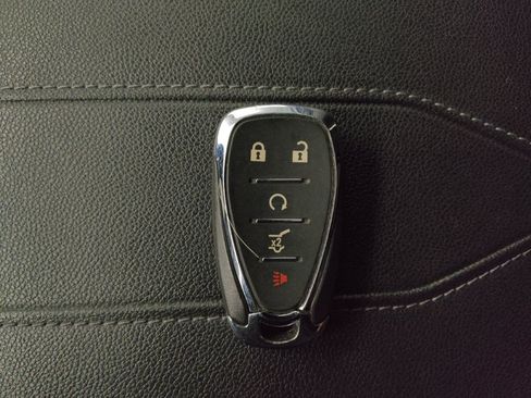 Used 2022 Chevrolet Traverse LT w/ LPO, Floor Liner Package AWD/4WD image 32