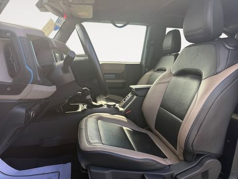 Used 2022 Ford Bronco Wildtrak image 9