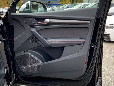 Certified 2025 Audi SQ5 Prestige image 23
