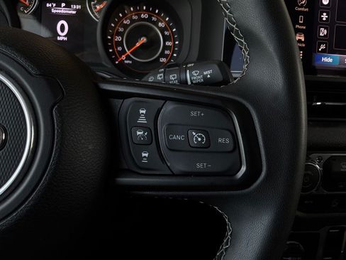 Used 2025 Jeep Wrangler Unlimited Sport AWD/4WD image 33