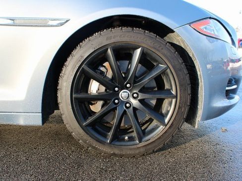 Used 2013 Jaguar XJ AWD image 36