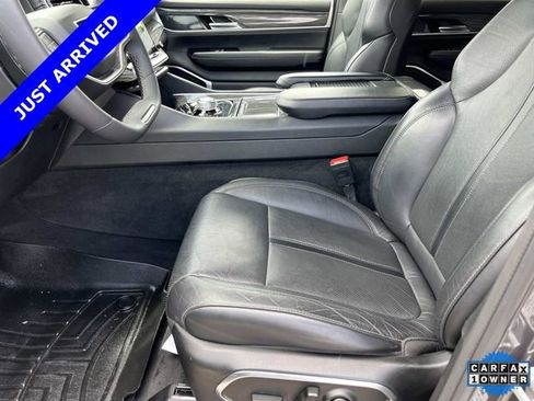 Used 2022 Jeep Wagoneer Series II AWD/4WD image 29