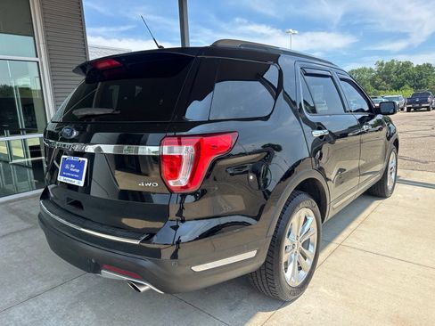 Used 2018 Ford Explorer Limited w/ Equipment Group 301A AWD/4WD image 8