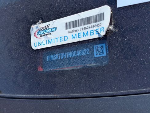 Used 2022 Ford Explorer XLT w/ Equipment Group 202A image 4