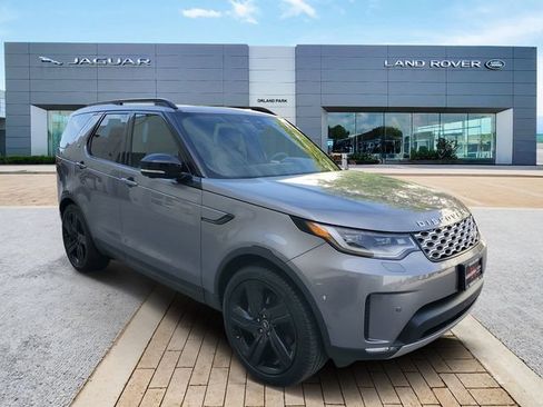 New 2025 Land Rover Discovery S AWD/4WD image 3