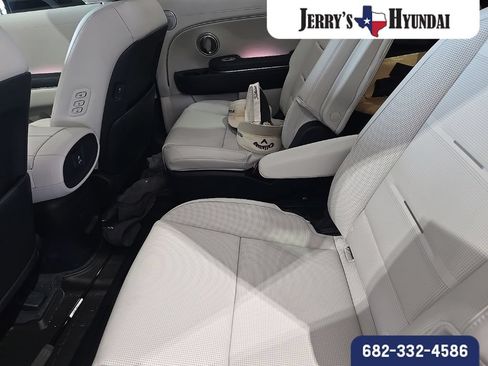 Certified 2026 Hyundai Palisade Calligraphy FWD image 9
