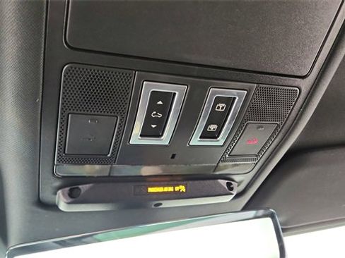 Used 2022 Land Rover Defender 90 X image 50