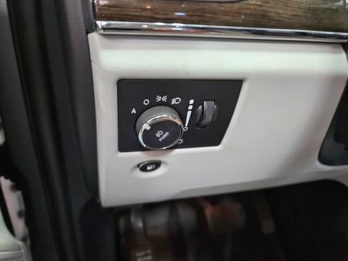 Used 2019 Jeep Grand Cherokee Summit AWD/4WD image 12
