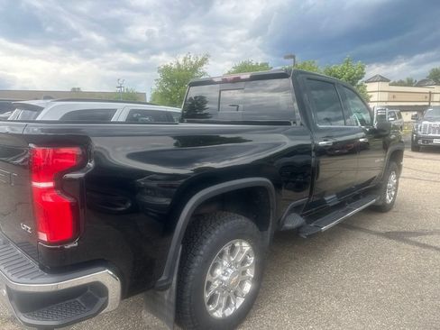 Used 2025 Chevrolet Silverado 3500 LTZ w/ LTZ Premium Package AWD/4WD image 8