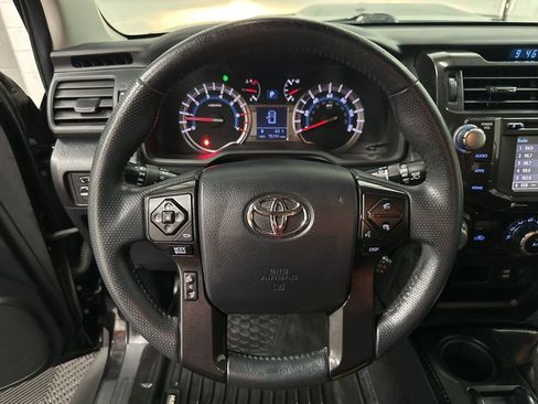 Used 2019 Toyota 4Runner TRD Off-Road AWD/4WD image 14