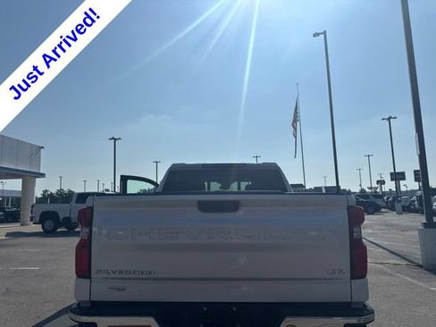 Used 2024 Chevrolet Silverado 1500 LTZ AWD/4WD image 4
