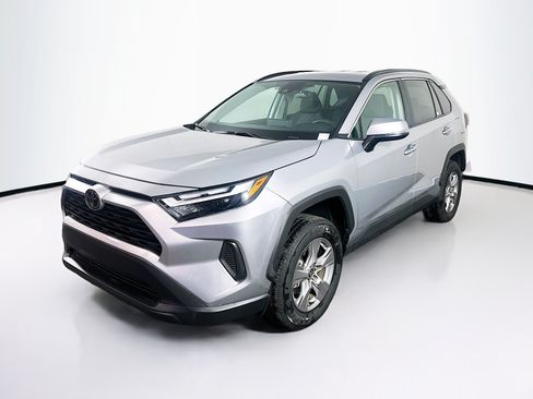 Used 2025 Toyota RAV4 XLE FWD image 3