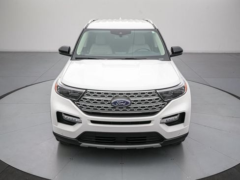 Certified 2024 Ford Explorer Limited w/ Equipment Group 301A AWD/4WD image 9