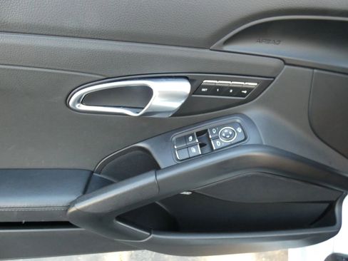 Used 2017 Porsche 718 Boxster S image 42
