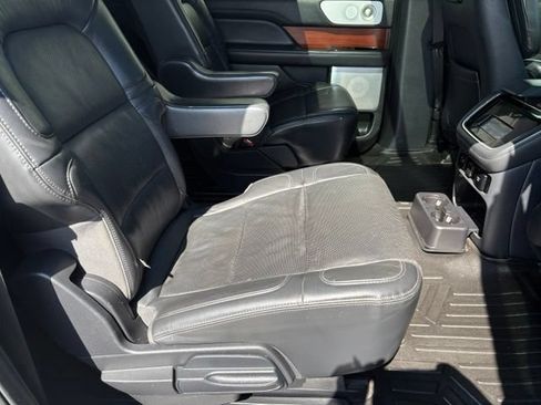 Used 2022 Lincoln Navigator L Reserve AWD/4WD image 22