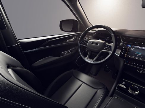 New 2026 Jeep Grand Cherokee L Limited AWD/4WD image 8