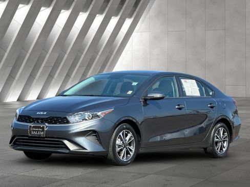 Used 2024 Kia Forte LXS w/ LXS Technology Package FWD image 7