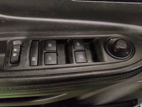 Used 2020 Buick Encore Essence image 27