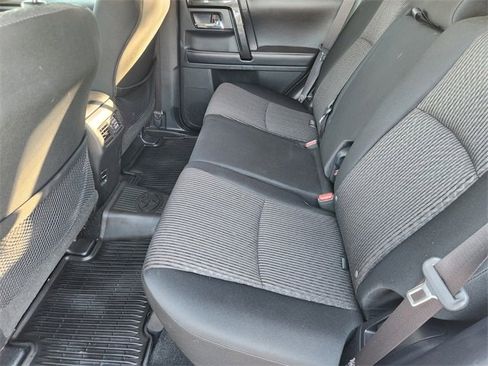 Used 2018 Toyota 4Runner TRD Off-Road image 9