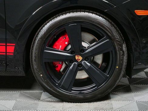 New 2026 Porsche Cayenne GTS AWD/4WD image 39