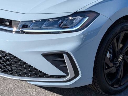 New 2026 Volkswagen Jetta SE image 9